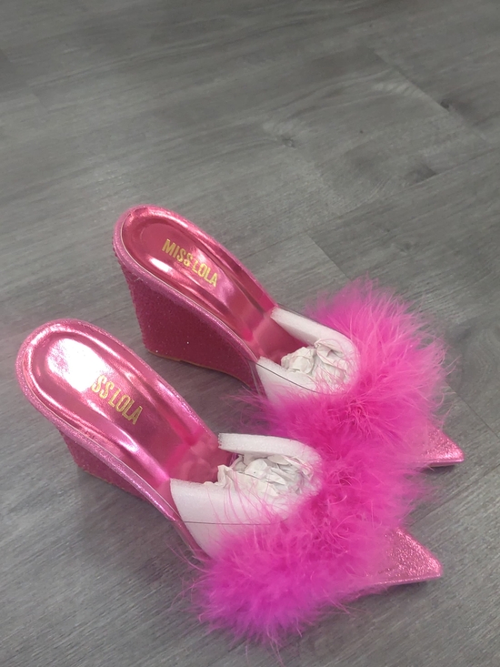 Miss Lola Shoes - 🩷Miss Lola Bright Pink Feathered Metallic Wedge Mules🪶🩷